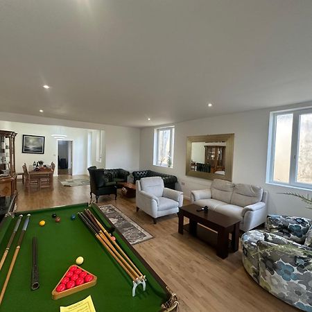 North London A Spacious 7 Bedroom House Accommodating Up To 18 People Complete With Own Gym And Table Tennis Luaran gambar