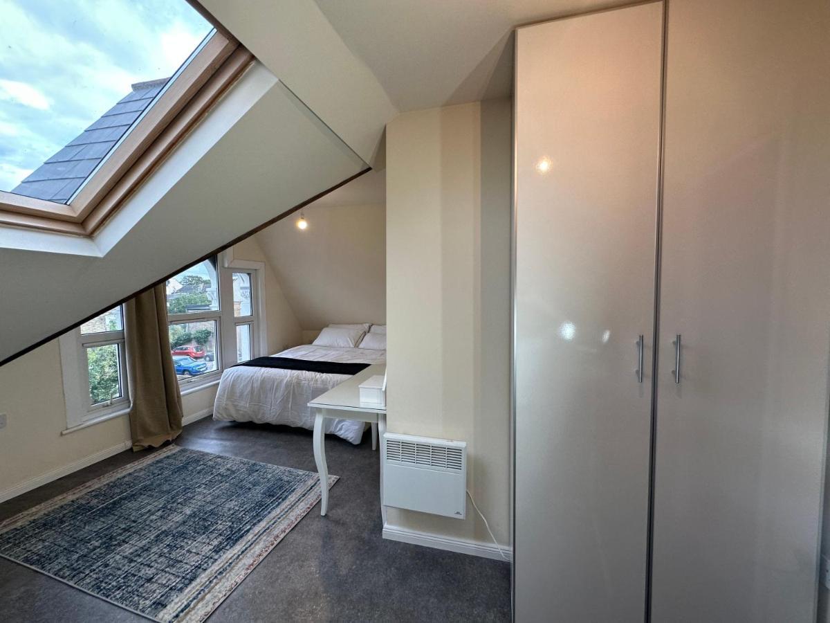 North London A Spacious 7 Bedroom House Accommodating Up To 18 People Complete With Own Gym And Table Tennis Luaran gambar