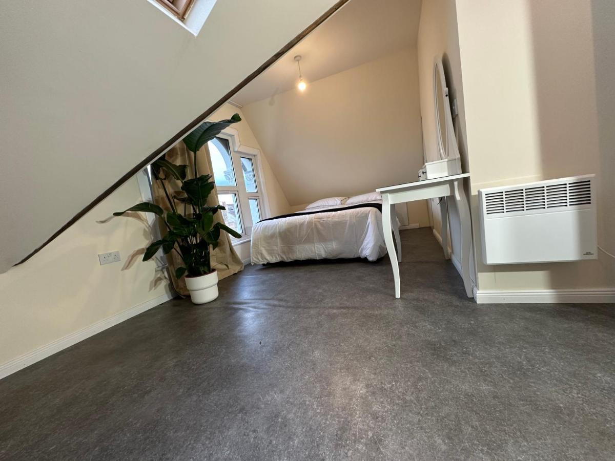 North London A Spacious 7 Bedroom House Accommodating Up To 18 People Complete With Own Gym And Table Tennis Luaran gambar