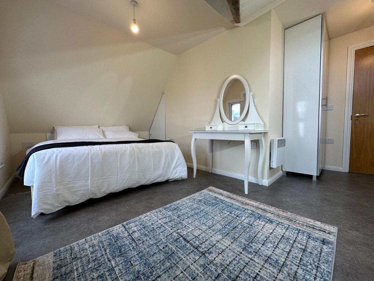 North London A Spacious 7 Bedroom House Accommodating Up To 18 People Complete With Own Gym And Table Tennis Luaran gambar