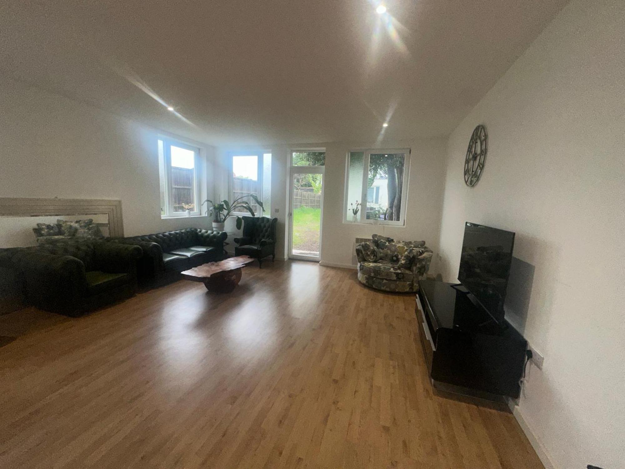 North London A Spacious 7 Bedroom House Accommodating Up To 18 People Complete With Own Gym And Table Tennis Luaran gambar